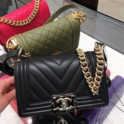 chanel boy chevron thin vs thick strip|Chanel Chevron bag.